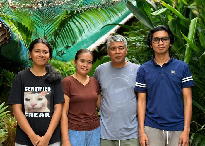 Hostel Homesteading *